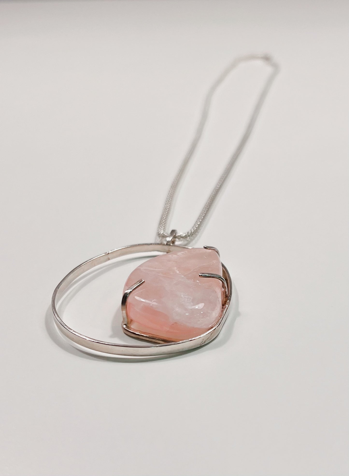 COLGANTE CUARZO ROSA Y PLATA - ETERNAL LOVE