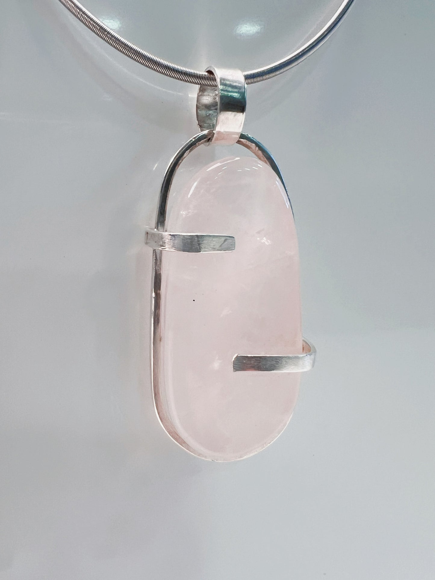 COLGANTE CUARZO ROSA Y PLATA - LOVE IN A BOX