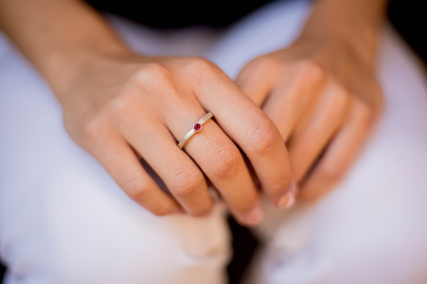 ANILLO TOPACIO SWAROVSKI Y PLATA - RED