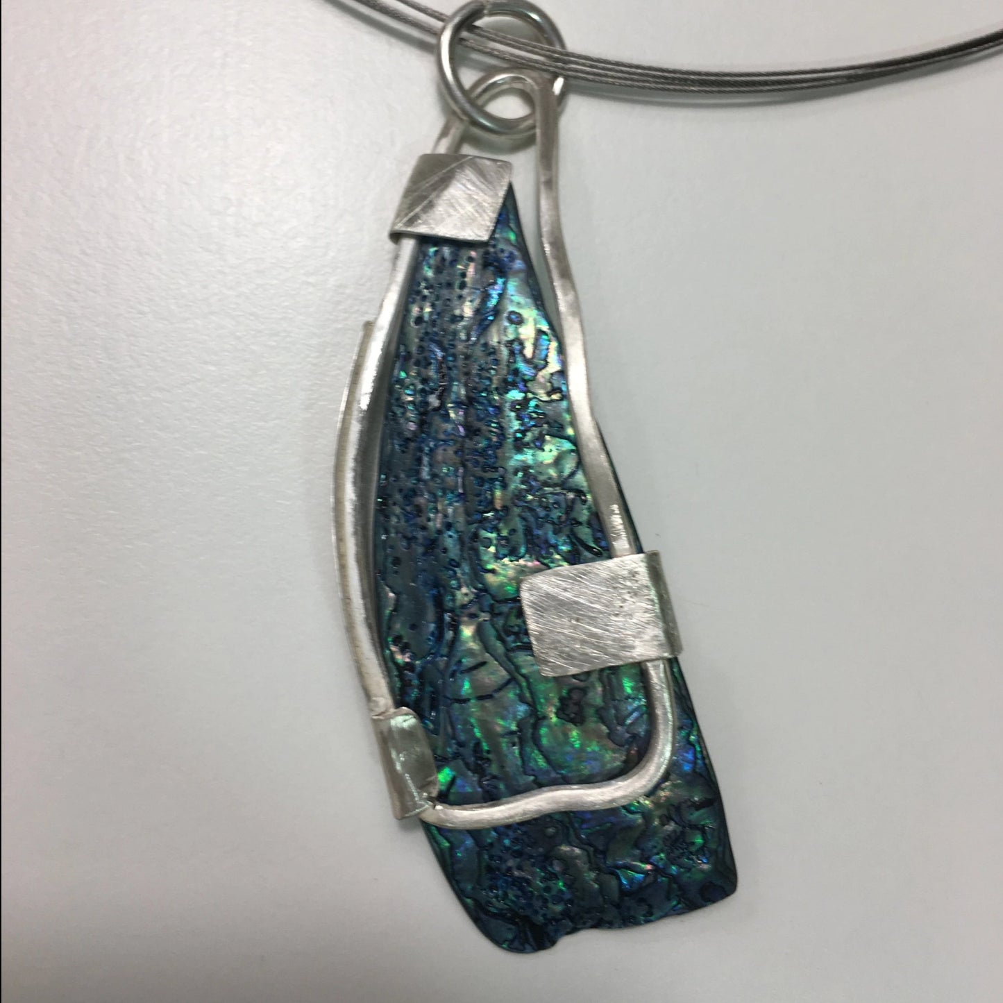 COLGANTE PAUA SHELL Y PLATA - JOYERÍA HANDMADE - MÍA QUEROL JOIA