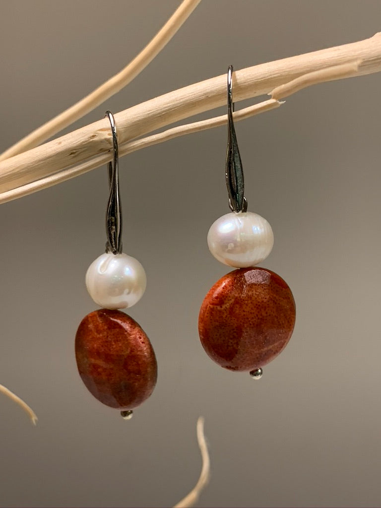 Pendent de Coral Vermell amb Perla Cultivada