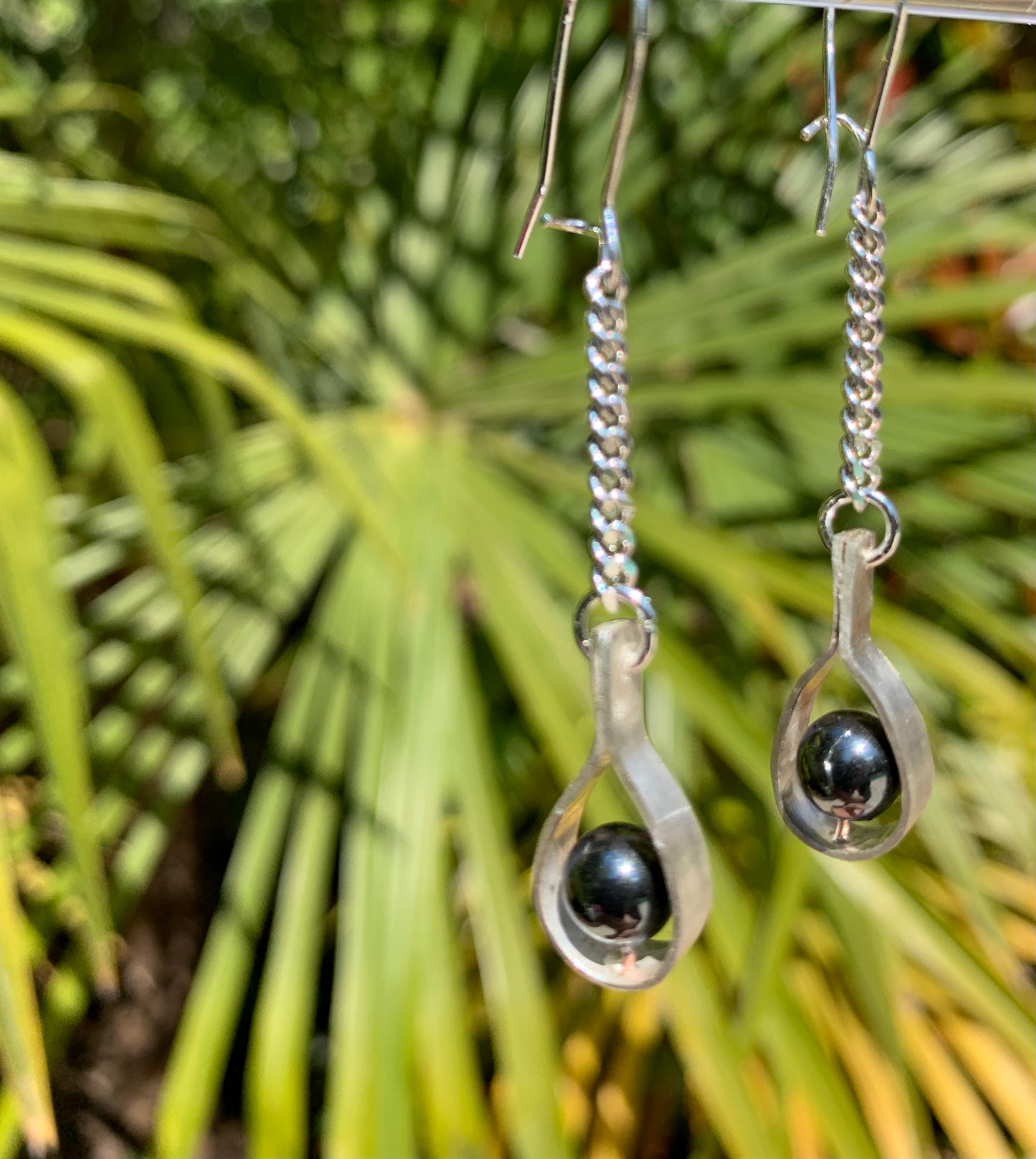 ARRACADES PLATA LLARGS AMB HEMATITE NEGRE