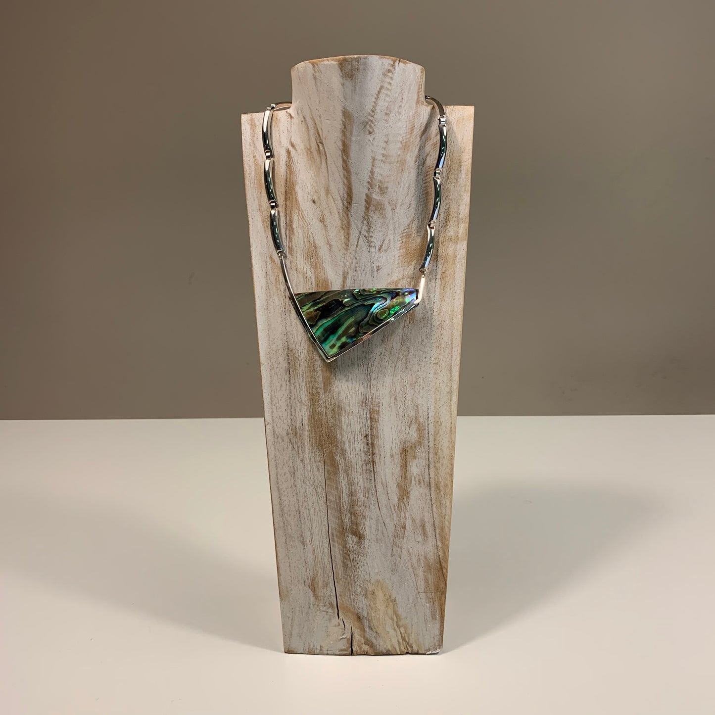 COLLAR PAUA SHELL - JOYERÍA CONTEMPORÁNEA - MIA QUEROL JOIA